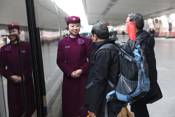 廣西首趟進京高鐵列車開行