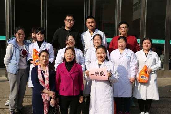 喜迎三八節 鄭州市兒童醫院舉辦拔河比賽