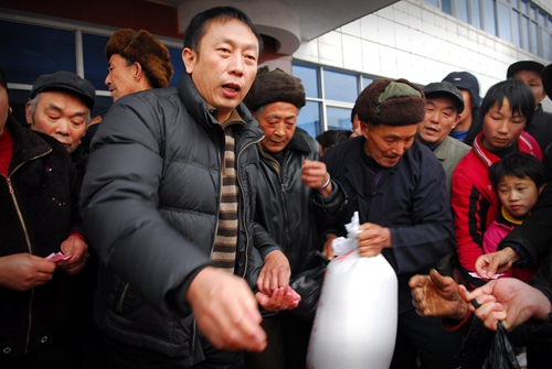 報恩的農(nóng)民工：700名孤寡老人共同的“兒子”