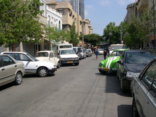 美國(guó)無(wú)人自動(dòng)泊車(chē)新概念解放司機(jī) 讓車(chē)自個(gè)找地停