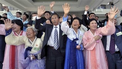 圖：首批朝韓家屬會(huì)面結(jié)束 揮淚告別至親