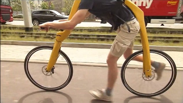 德國(guó)新概念自行車(chē)顛覆傳統(tǒng) 無(wú)踏板車(chē)座、需跑步驅(qū)動(dòng)