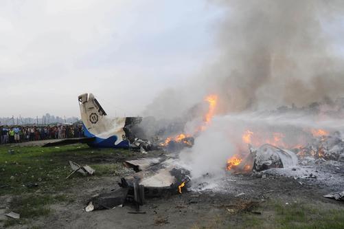 尼泊爾一架飛機(jī)墜毀致19人死亡