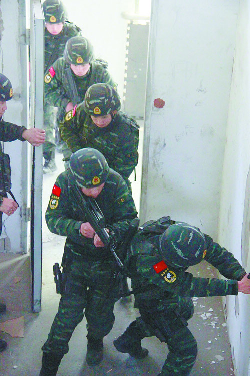 武警“雪豹”突擊隊參加國際特種兵比武紀實