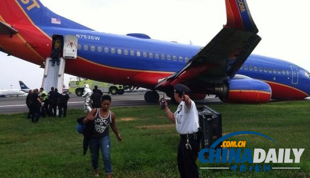 美國西南航空客機降落時發生事故 10人受輕傷
