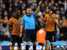 Wolves Boss Questions Decision 對無效球判決的質疑