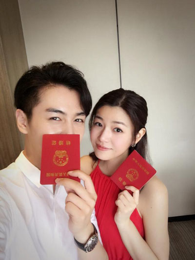 霍建華結婚！陳妍希領證！胡歌今年隨的份子錢有點多……
