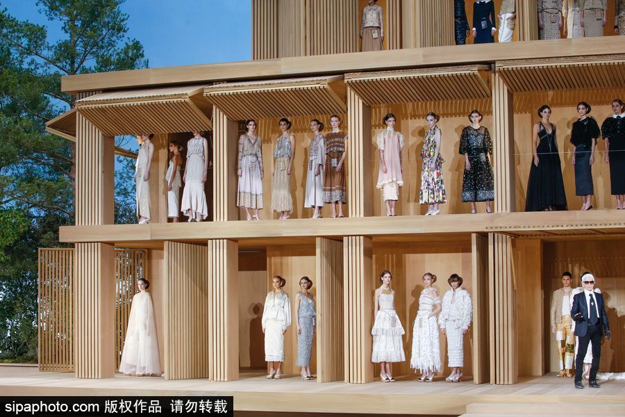 炫酷！比衣服更夢幻的是香奈兒的秀場布景（組圖）