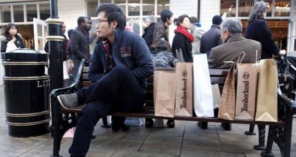 中國人狂愛比斯特驚動BBC，但這家折扣村早被外媒扒皮了
