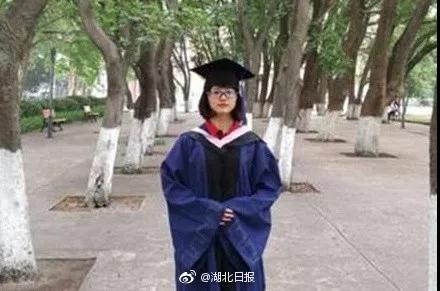 果然畢業論文的致謝才是最精彩的！感謝貓、狗、愛豆，能加的戲都加上了……
